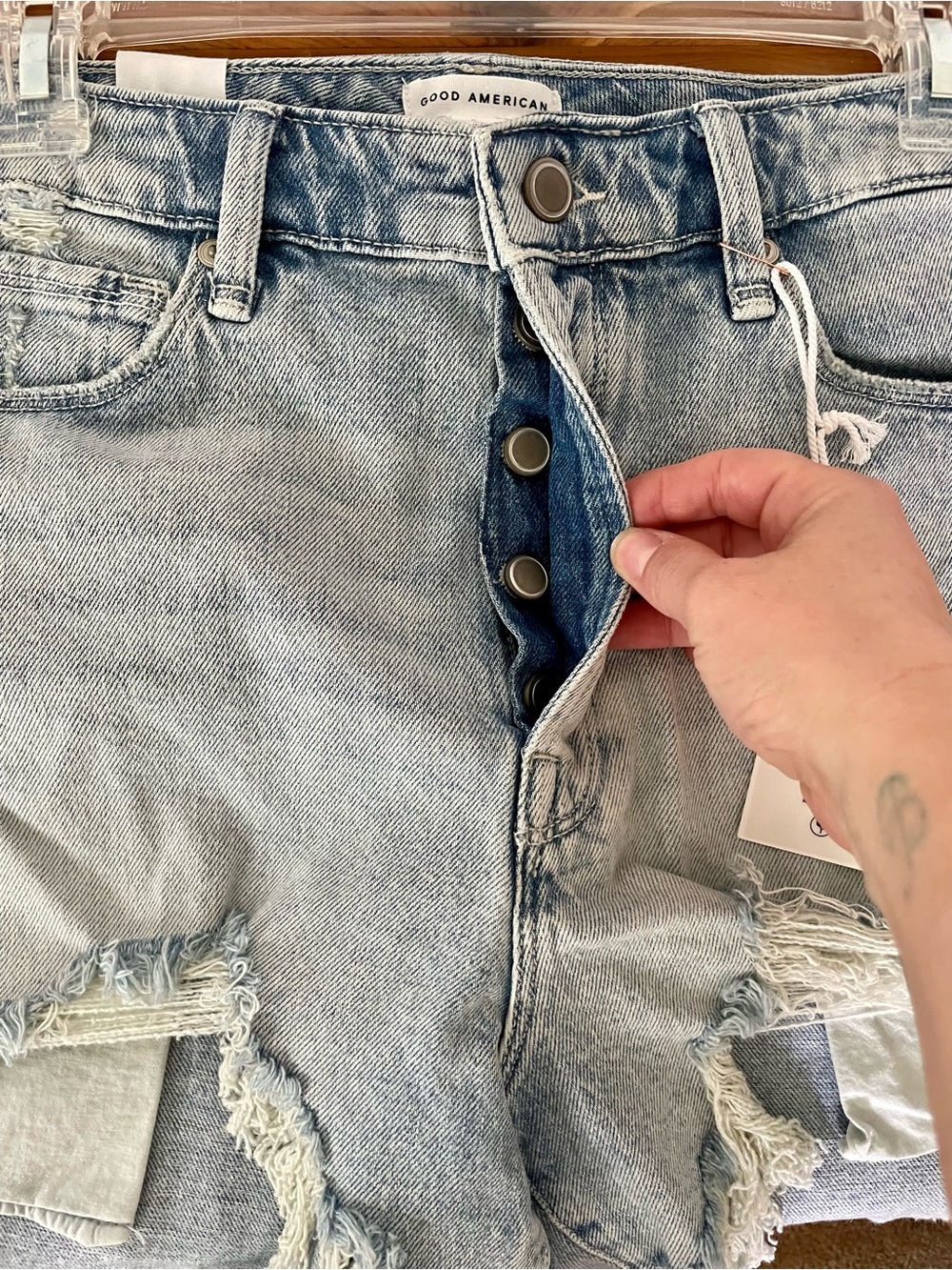 NWT - Good American Bombshell Shorts - Picture 4 of 4